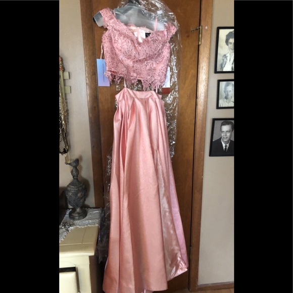Dave & Johnny prom dress - Picture 1 of 2